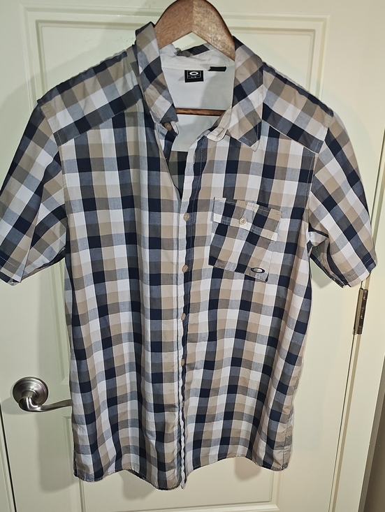 Oakley Other - Oakley Men’s Short Sleeve Plaid Button-Down Shirt in Navy, Tan & White